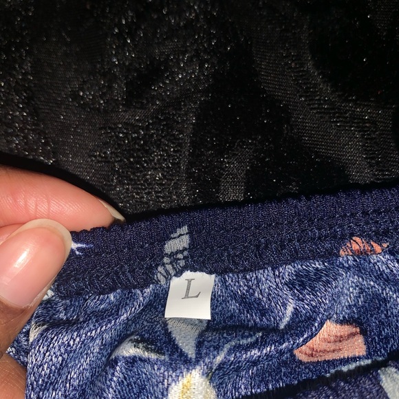 Never worn!!, bought two of the same outfits - Picture 4 of 4